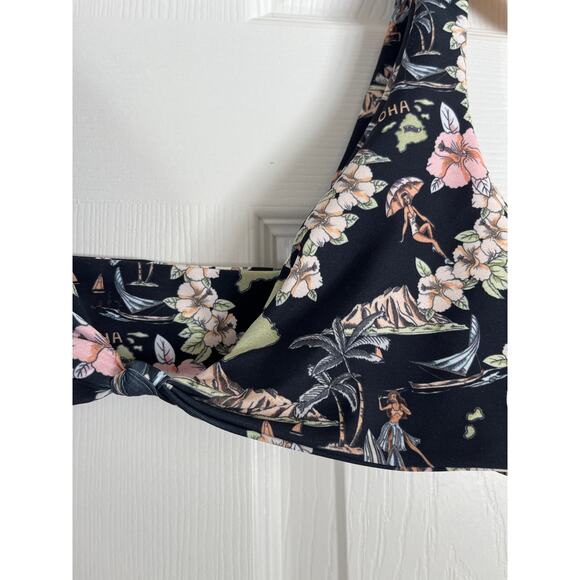 Skatie• ‘Penny’ Bikini Top in KONA Hawaii Print - Picture 12 of 17